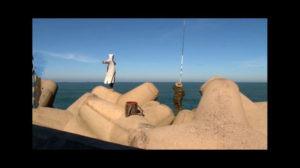 Walls and People
-Des murs et des hommes  (2013)  dir.
Dalila Ennadre&nbsp;★★★½